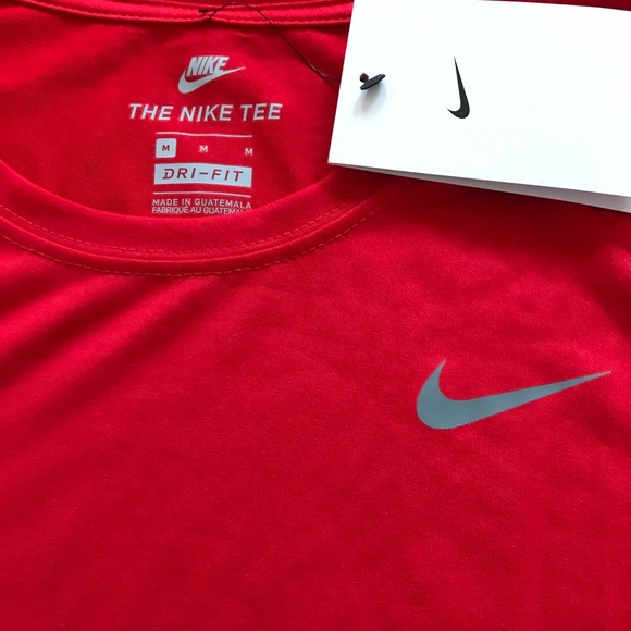 Nike women dri fit long sleeve red shirt top sports Sz Medium - Picture 3 of 8